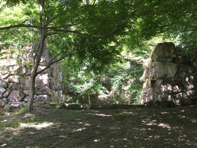 復元された高山城石垣